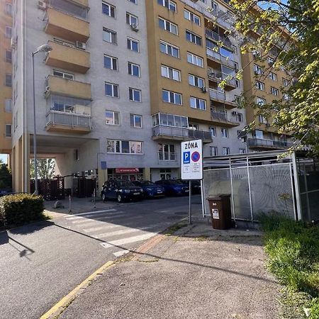 2 Room Apartment, Near Oc Galeria, Petrzalka Братислава Экстерьер фото